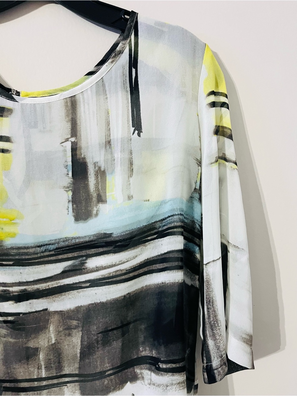 Stella Carakasi Tunic Top Abstract Print Lightweight Split Back Sz XS - Picture 3 of 7